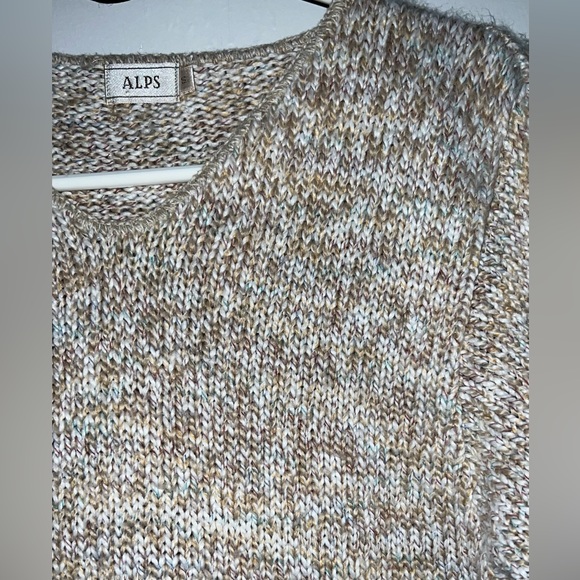 Vintage Alps Women’s Pullover v neck Sweater oatmeal tan Made In USA small - Picture 5 of 5